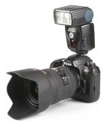 D-SLR Nikon D100 - klikněte pro zobrazení detailu