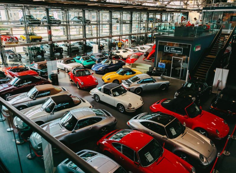 Autosalon. - klikněte pro zobrazení detailu