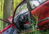 Jak se zachovat při autonehodě? Kdy je potřeba přivolat záchranné složky?: Denně se na silnicích stávají desítky autonehod...