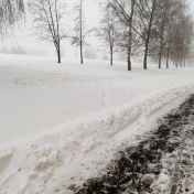 Proč je lepší před hlášenou ledovkou neuklízet sníh z cest?