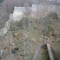 Hrad Choustník - zachovalé zdi - klikněte pro zobrazení detailu