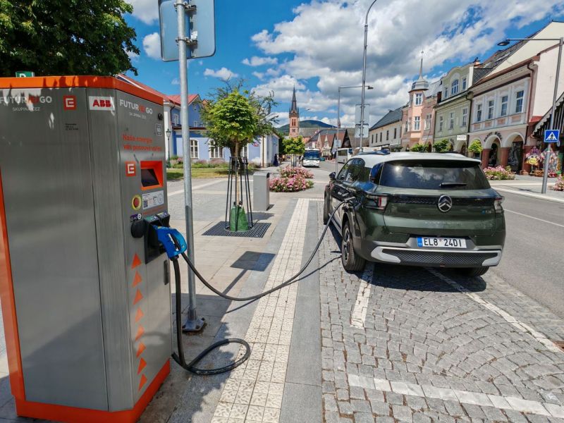Doplňování 'paliva' uprostřed města? S elektromobilem žádný problém. - klikněte pro zobrazení detailu