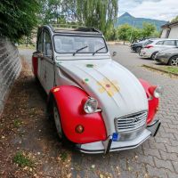 Moderní Citroen ë-C3 Aircross a jeho prababička 'kachna' Citroën 2CV. - klikněte pro zobrazení detailu