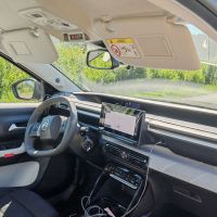Vzdušný a světlý interiér Citroenu ë-C3 Aircross. - klikněte pro zobrazení detailu