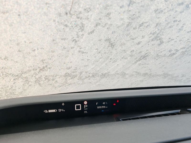 Venkovní teplota -6 °C a zamrzlá okna. Pro Citroen ë-C3 žádný velký problém. - klikněte pro zobrazení detailu