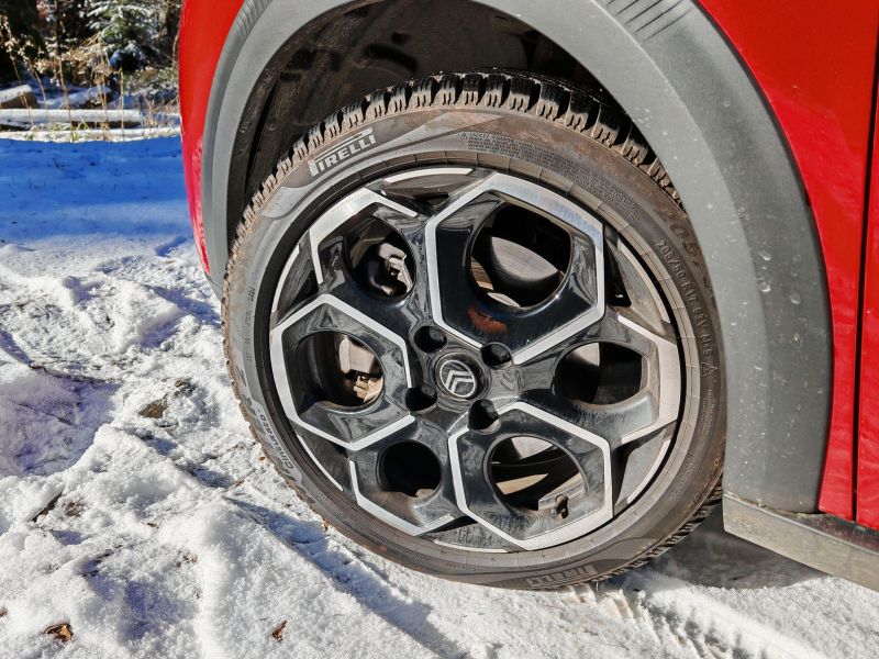 Kvalitní zimní pneumatiky jsou v zimě základ. - klikněte pro zobrazení detailu