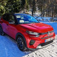 Citroenu ë-C3 to na sněhu sluší. - klikněte pro zobrazení detailu