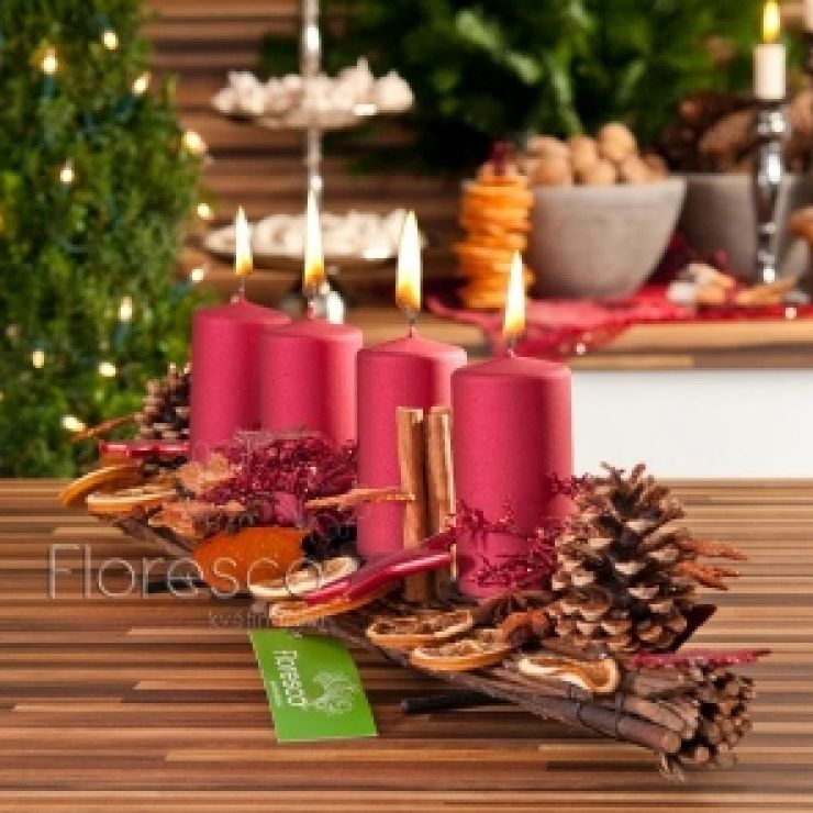 zobrazit detail snímku: Podlouhlý svícen na větvích