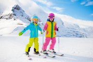 Proč vyrazit na lyže do Rakousku s dětmi?: Epidemie covidu sice omezuje možnosti lyžování,...