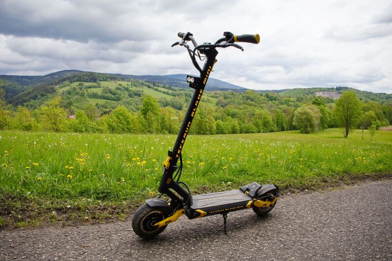 Moje elektrická koloběžka v plné parádě. - klikněte pro zobrazení detailu Moje elektrická koloběžka v plné parádě. - klikněte pro zobrazení detailu