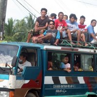 Střecha autobusu plná Filipínců :) - klikněte pro zobrazení detailu
