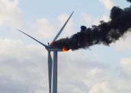 Jak to bylo se smrtí dvou lidí na vrcholu hořící větrné elektrárny? Jak to bylo se smrtí dvou lidí na vrcholu hořící větrné elektrárny?: Internet je fascinující místo, ale má jednu…