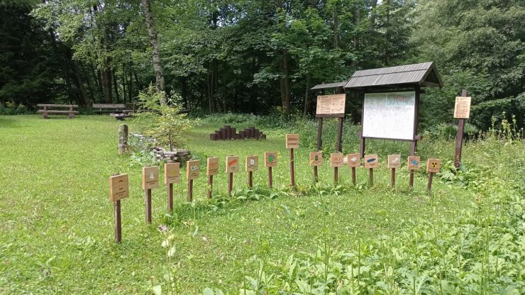 zobrazit detail snímku: Hřbitov odpadků