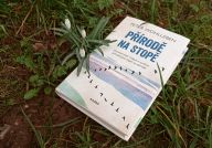 Přírodě na stopě – Jak pozorovat, chápat a využívat přírodní jevy nejen na zahradě: Recenze starší knihy Petera Wohllebena, která,…