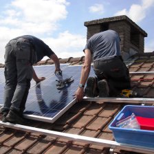 Význam fotovoltaiky roste. Co vše si musíte pořídit, chcete-li doma vlastní solární elektrárnu?