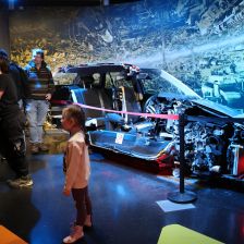 IQlandia - auto se spalovacím motorem