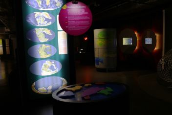 zobrazit detail snímku: IQlandia - Pangea a novodobé kontinenty