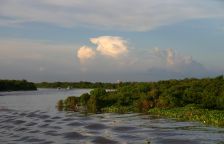 Máme se vzdát písku, abychom měli pitnou vodu? Asijská řeka Mekong a česká Morava ukazuje, že volba je blíž, než si myslíme 