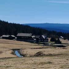 Jizerka s Krkonošemi na obzoru