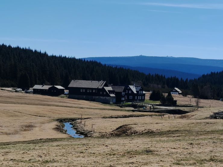 zobrazit detail snímku: Jizerka s Krkonošemi na obzoru