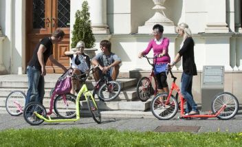 Koloběžky ve městě - klikněte pro zobrazení detailu