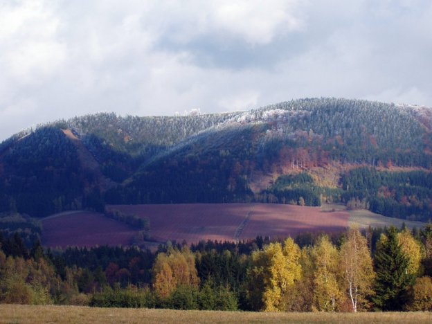 stáhnout tapetu: Za Ještěrem