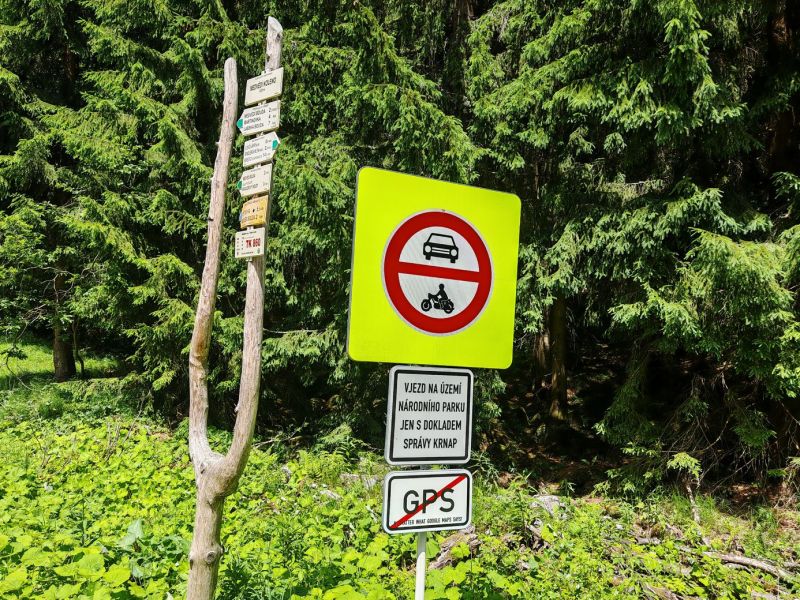 Zákaz vjezdu na území KRNAP. - klikněte pro zobrazení detailu Zákaz vjezdu na území KRNAP. - klikněte pro zobrazení detailu