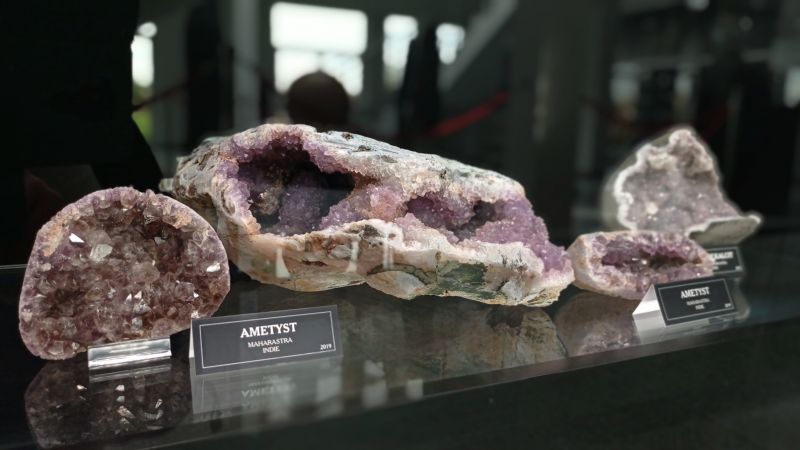 Galerie minerálů Dvůr Králové - ametyst - klikněte pro zobrazení detailu