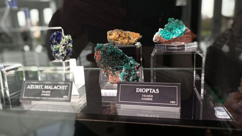 Galerie minerálů Dvůr Králové - diopaz, azurit, malachit - klikněte pro zobrazení detailu