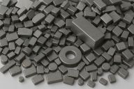 Nová - ekologičtější technologie recyklace magnetů, další velký krok k omezení závislosti na nových surovinách: Bez magnetů, přesněji kovů vzácných zemin,…