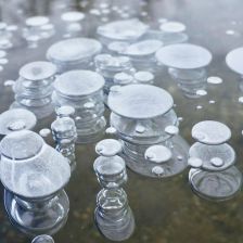 Zamrzlé bubliny v Novomlýnských nádržích leden 2026