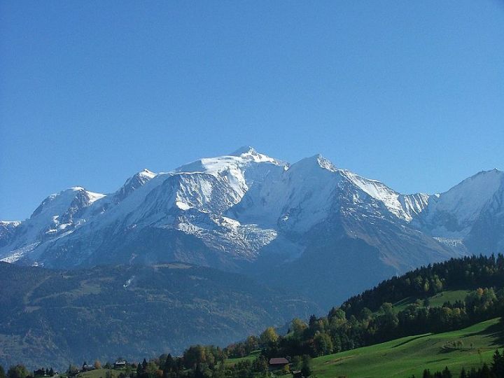Mont Blanc od vesnice Cordon - klikněte pro zobrazení detailu