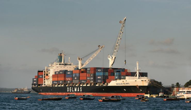 zobrazit detail snímku: Kontejnerová loď