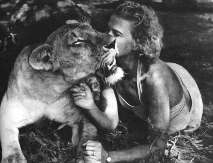 zobrazit detail snímku: Joy Adamson s Elsou
