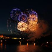 Baryum pro zelenou, měď pro modrou a další mňamky z ohňostrojů