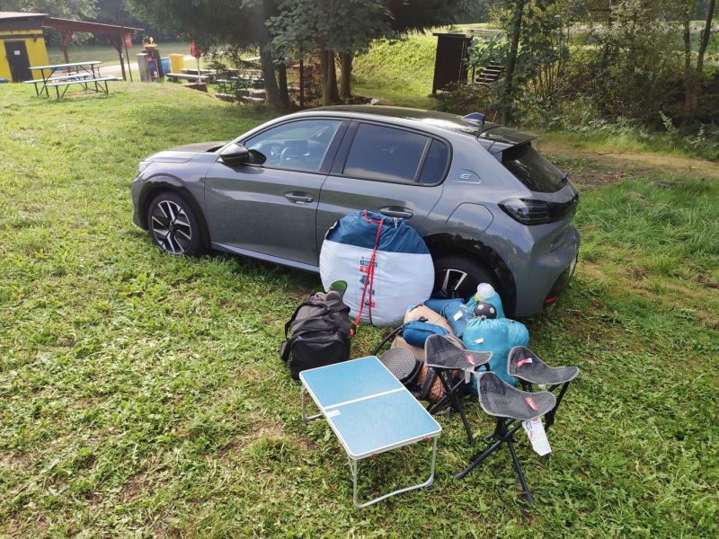 To všechno se do e208 v pohodě vešlo. - klikněte pro zobrazení detailu