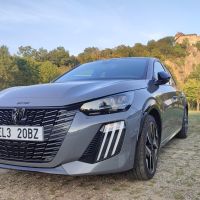 Elektromobil Peugeot e-208. - klikněte pro zobrazení detailu