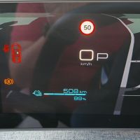 Dojezd 508 km při baterii nabité na 99%. - klikněte pro zobrazení detailu
