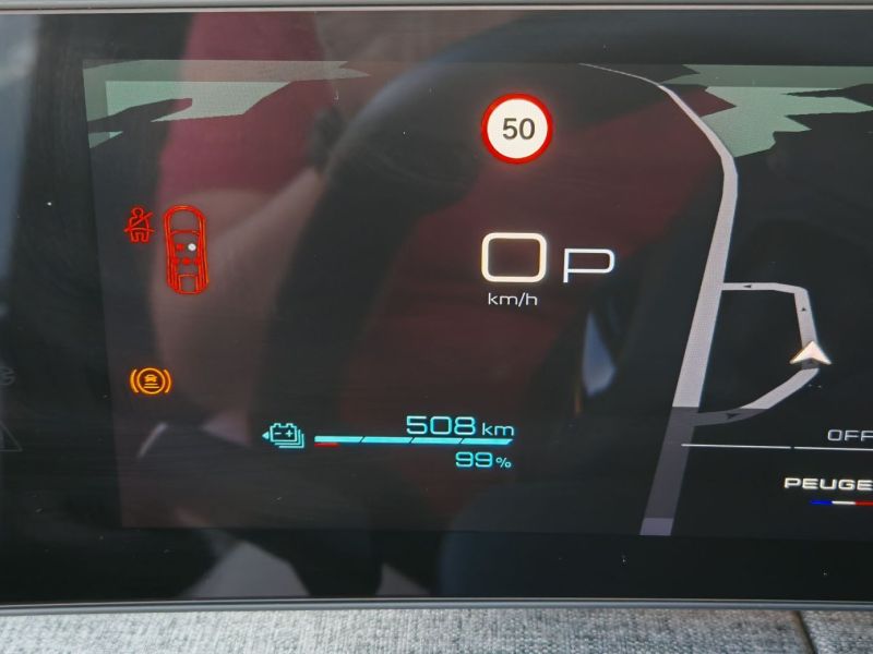 Dojezd 508 km při baterii nabité na 99%. - klikněte pro zobrazení detailu Dojezd 508 km při baterii nabité na 99%. - klikněte pro zobrazení detailu