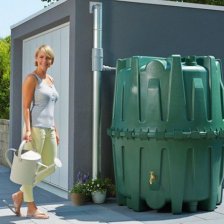 Plastová zahradní nádrž na dešťovou vodu 1600 l
