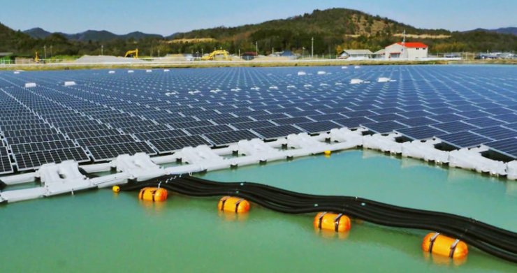 zobrazit detail snímku: Plovoucí solární elektrárna