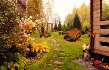 Podzimní dekorace do zahrady: Kreativní nápady s použitím přírodních materiálů