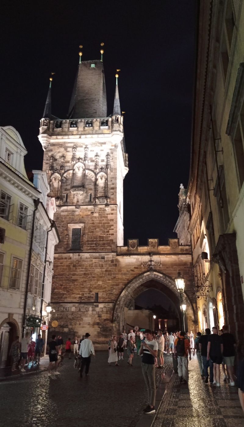 Historické centrum Prahy ve tmě - klikněte pro zobrazení detailu