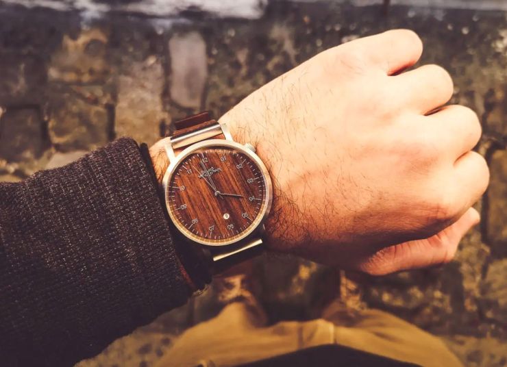 zobrazit detail snímku: Dřevěné hodinky Woowa Sapp Walnut.