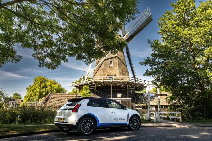 zobrazit detail snímku: Renaultu 5 E-Tech.