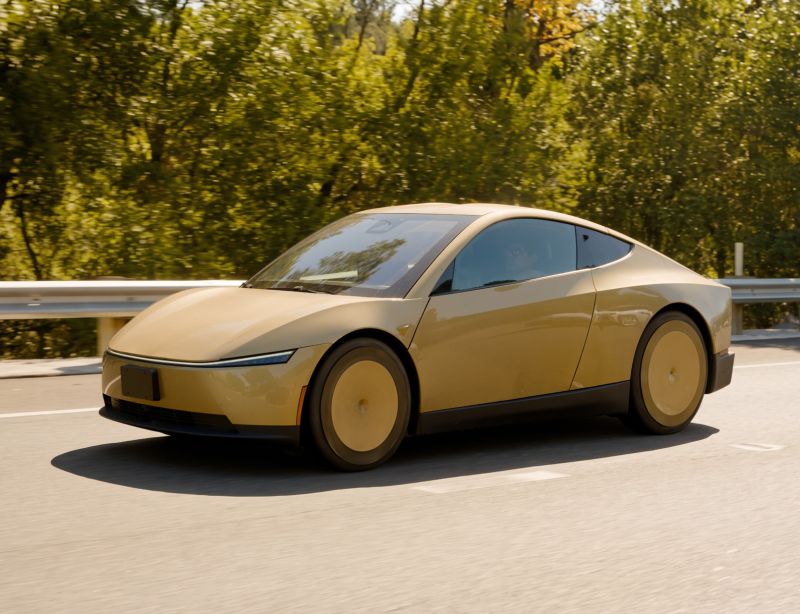 Robotické taxi Tesla Cybercab. - klikněte pro zobrazení detailu Robotické taxi Tesla Cybercab. - klikněte pro zobrazení detailu