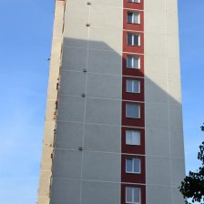 Náhradní úkryty na panelovém domě