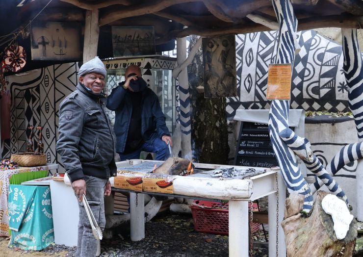 zobrazit detail snímku: Domorodý Afričan v Safari parku Dvůr Králové