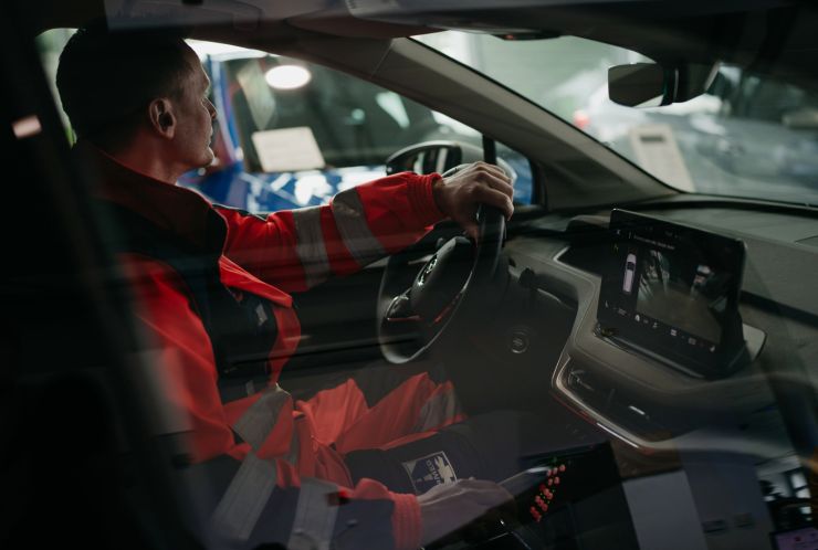 zobrazit detail snímku: Záchranářský elektromobil Škoda Enyaq iV 80x.