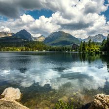 Štrbské pleso v Tatrách.